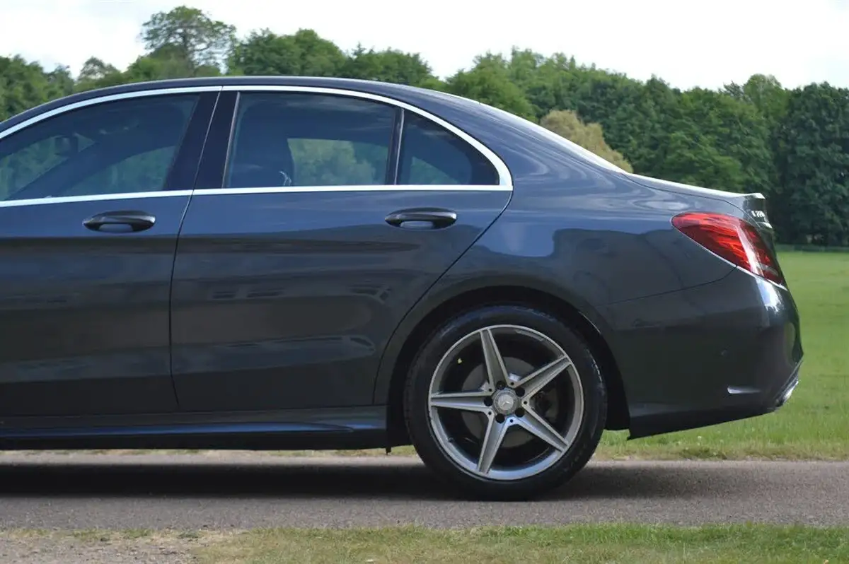 2015-mercedes-benz-c-class-21cdi-c220-amg-line-ss-saloon-4d-7g-tronic-plus-big-13
