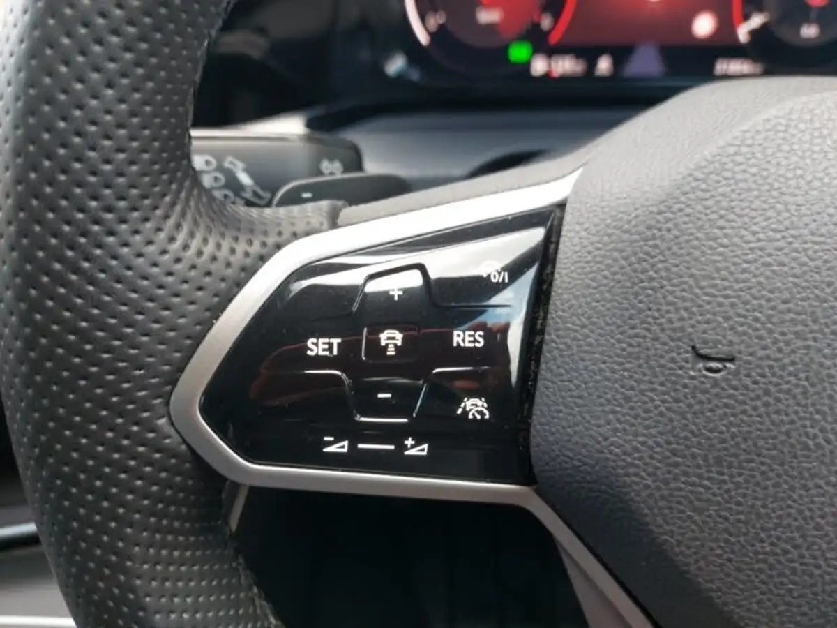 2022-volkswagen-golf-20tdi-gtd-big-15