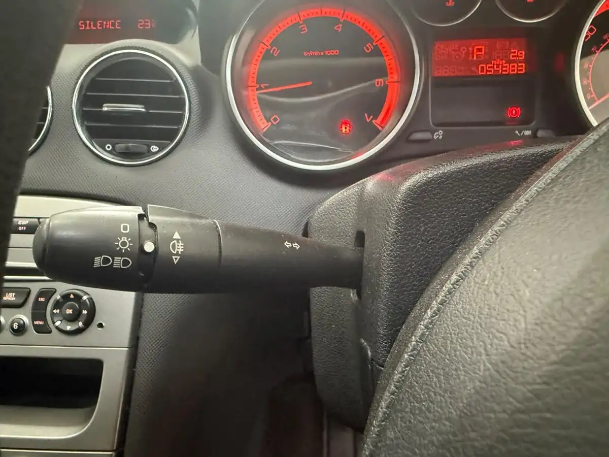 2012-peugeot-308-16-access-auto-big-23