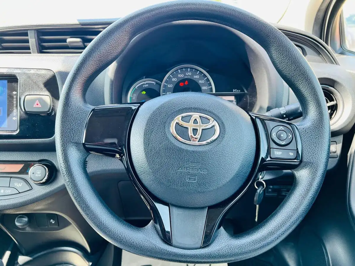 2019-toyota-yaris-big-17