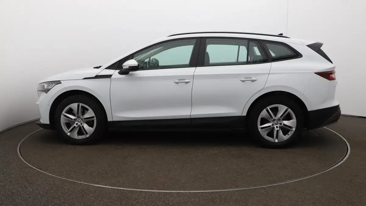 2022-skoda-enyaq-e-60-big-63
