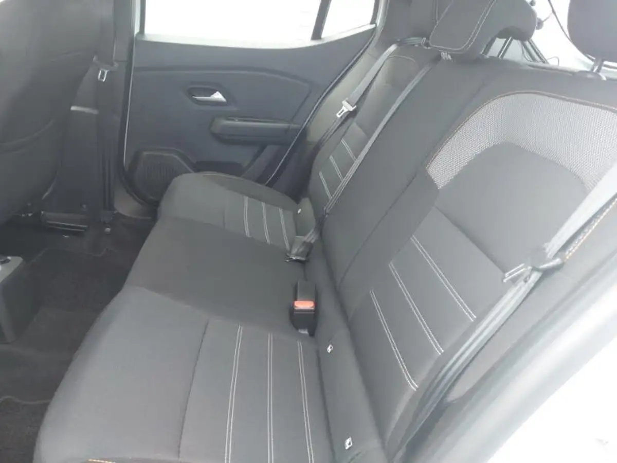 2022-dacia-sandero-stepway-10-tce-comfort-90bhp-big-5