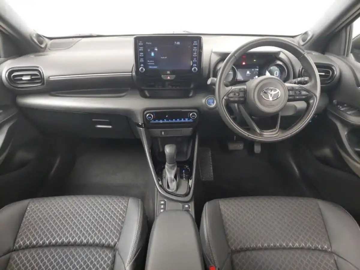 2022-toyota-yaris-15-vvt-i-dynamic-big-2