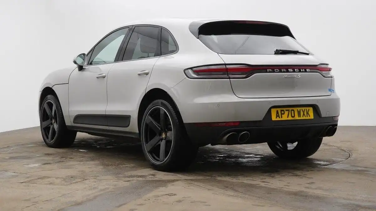 2020-porsche-macan-30-s-big-2