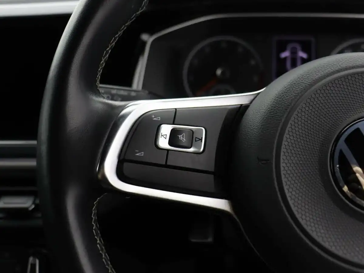 2021-volkswagen-polo-10-tsi-r-line-95ps-big-24