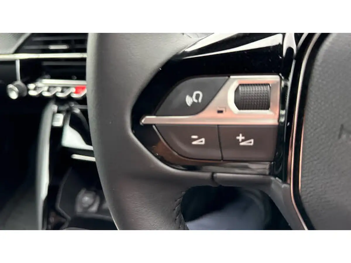 2024-peugeot-2008-suv-e-allure-136ps-50kwh-big-30