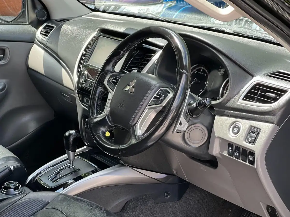 2018-mitsubishi-l200-24di-d-barbarian-eu6b-auto-big-16