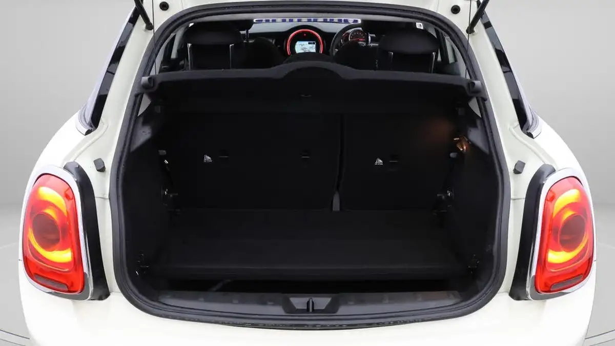 2017-mini-cooper-15-cooper-ss-hatchback-5d-big-17