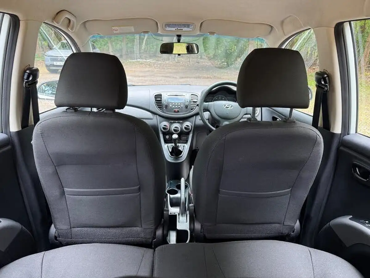 2012-hyundai-i10-12-active-big-19
