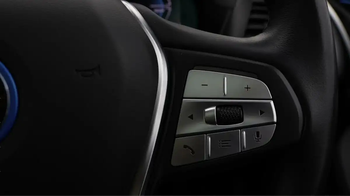 2022-bmw-ix3-e-premier-edition-big-23