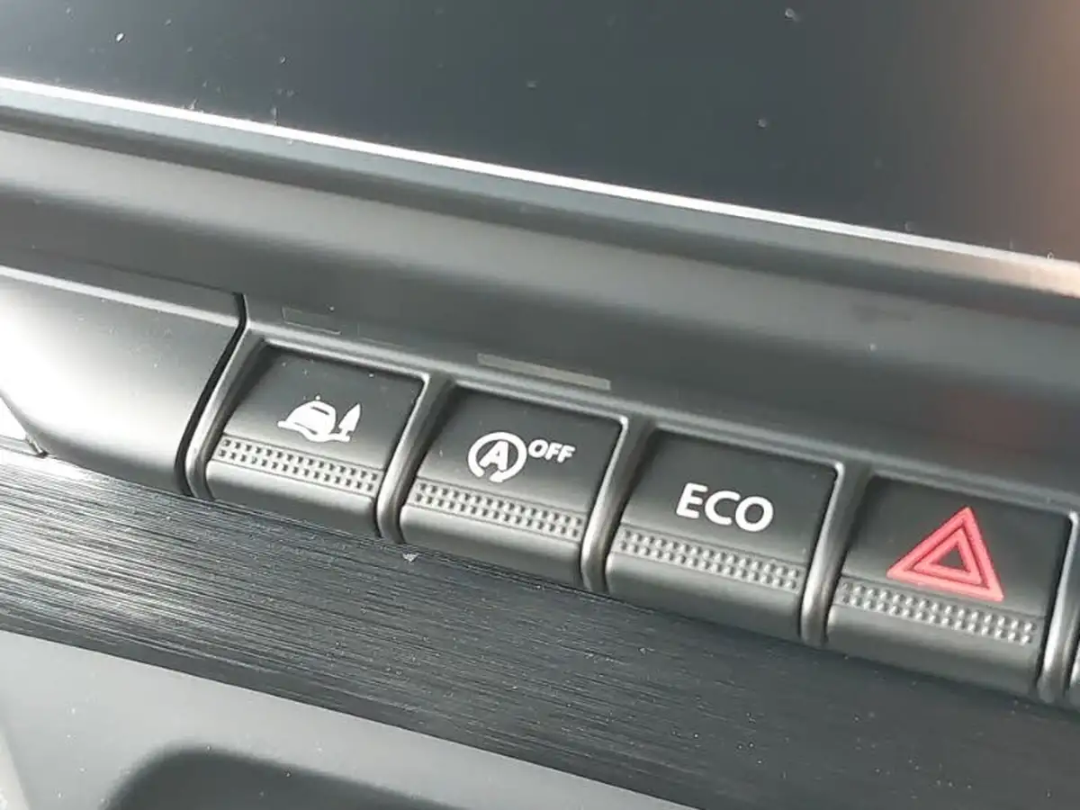 2023-renault-trafic-20dci-sl28-130-sport-big-15