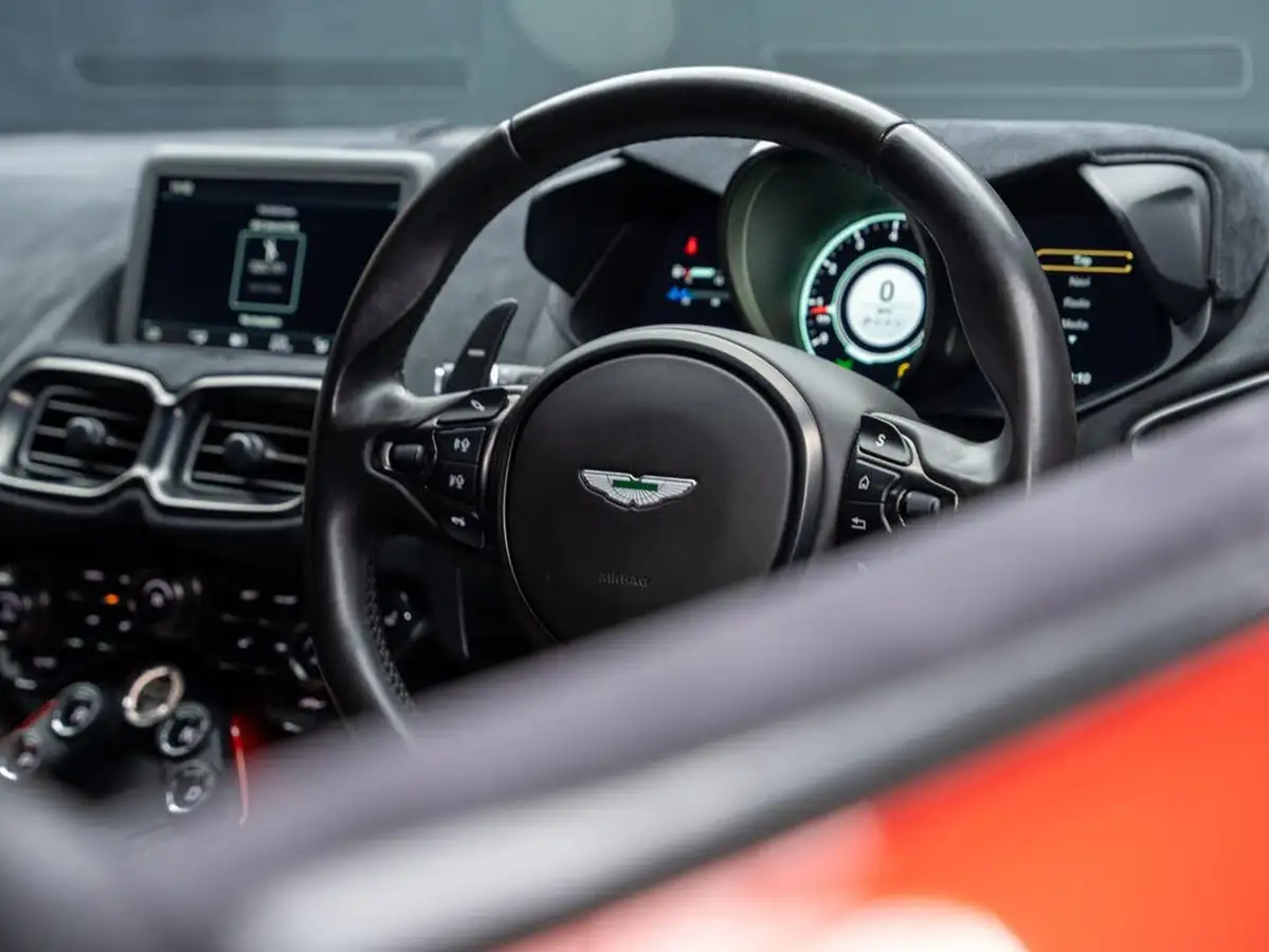2019-aston-martin-vantage-40-v8-vantage-big-28