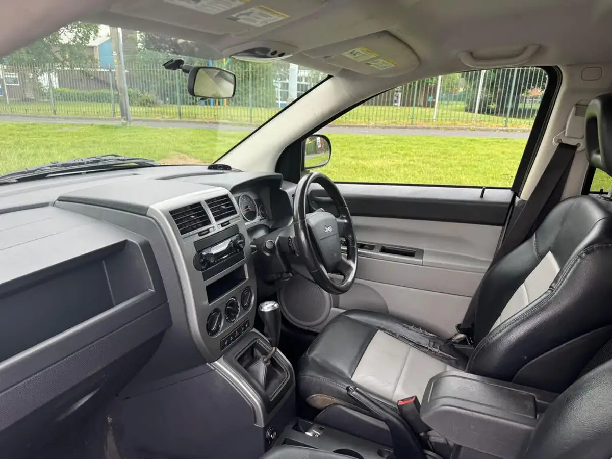2009-jeep-compass-24-limited-big-32