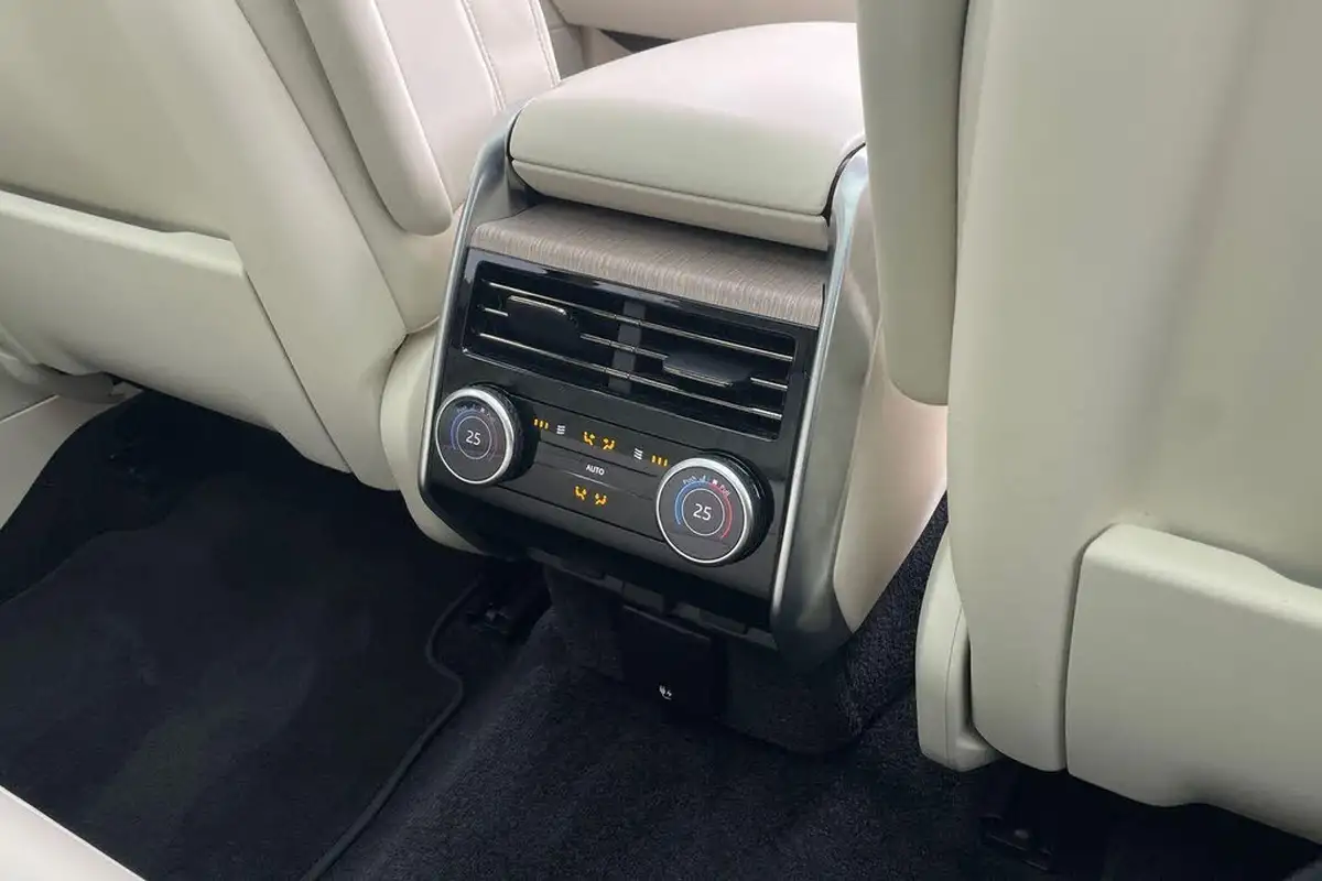 2023-land-rover-range-rover-30-p440e-se-big-56