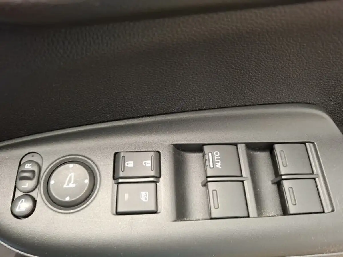 2019-honda-jazz-13-i-vtec-se-cvt-big-18