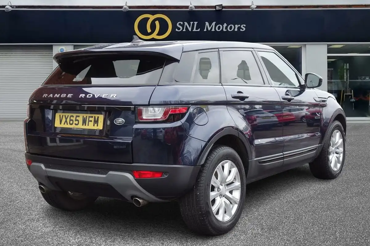 2015-land-rover-range-rover-evoque-20ed4-se-tech-hatchback-5d-big-8