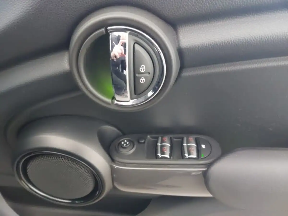 2020-mini-countryman-15-cooper-classic-big-18