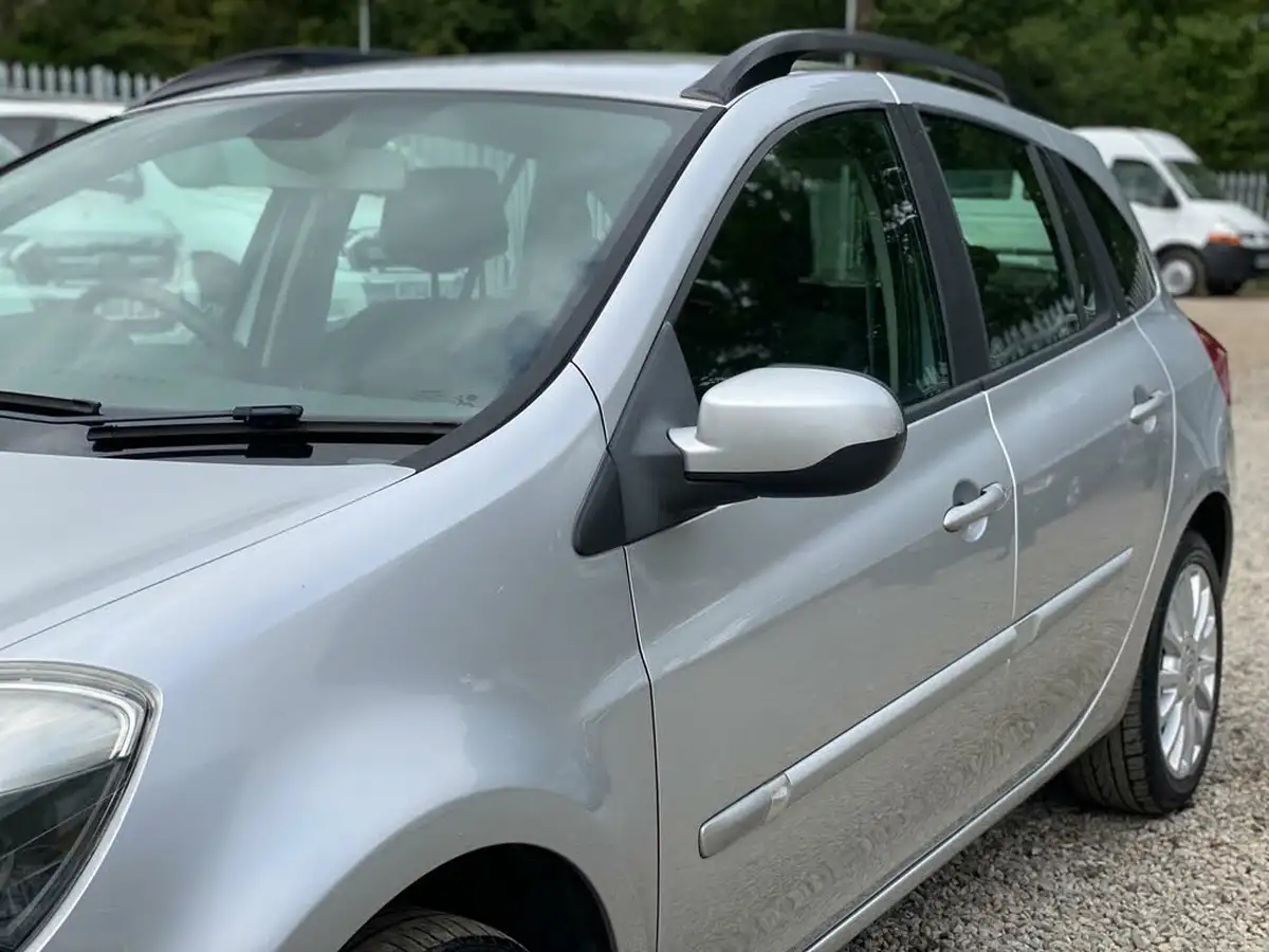 2010-renault-clio-12-dynamique-75bhp-sport-tourer-5d-big-25