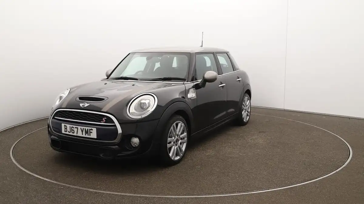 2017-mini-cooper-20-cooper-s-seven-media-xlss-5d-big-35
