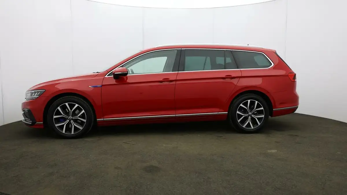 2021-volkswagen-passat-14-tsi-gte-estate-5d-big-70