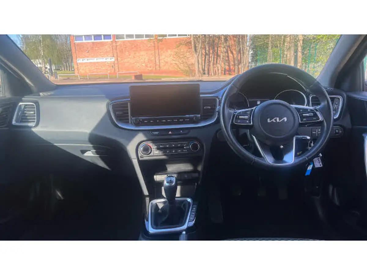 2022-kia-ceed-15-t-gdi-3-sportswagon-big-9