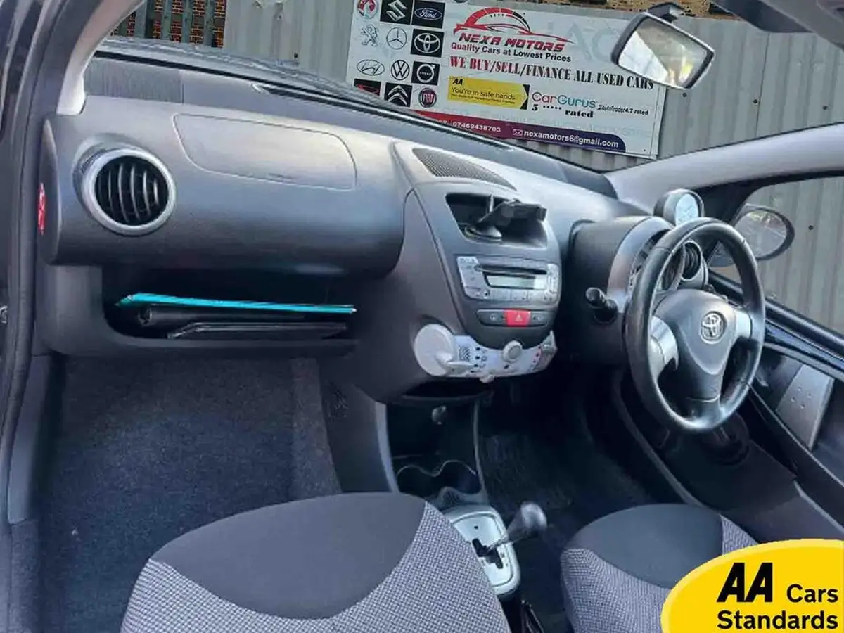 2013-toyota-aygo-10-aygo-fire-5d-mm-big-18
