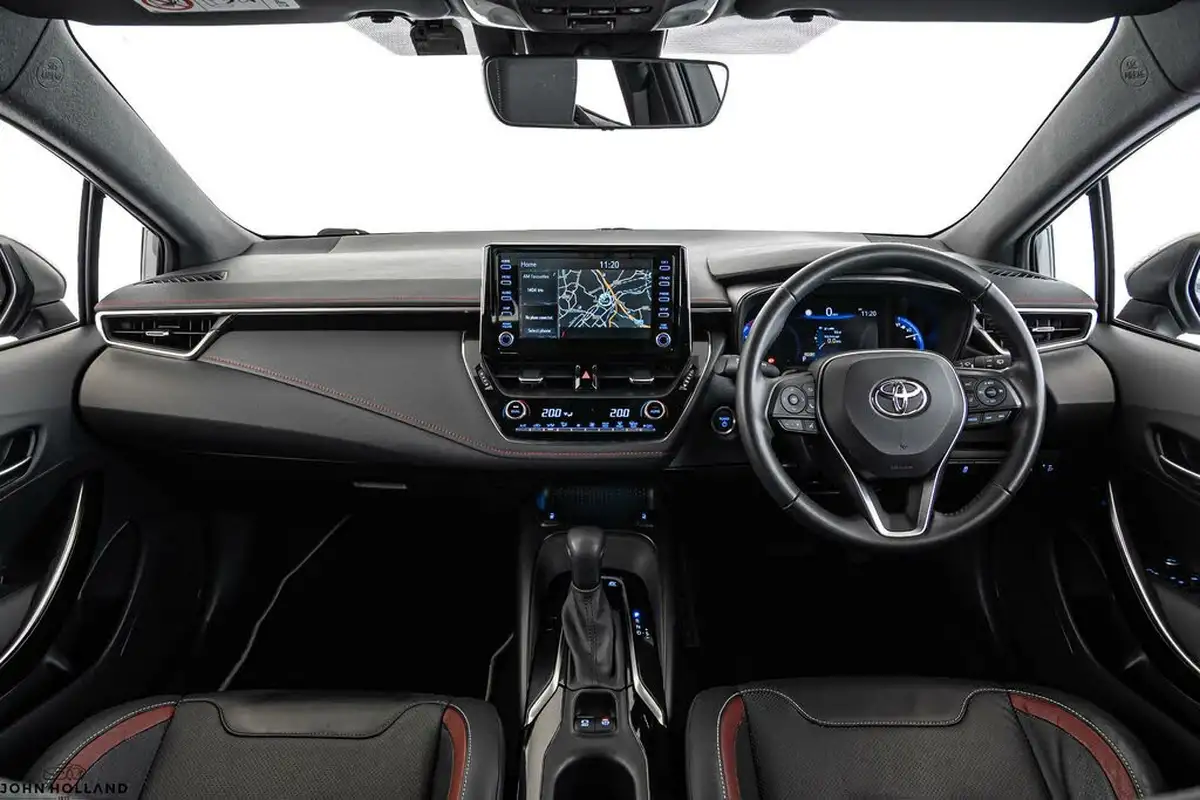 2022-toyota-corolla-20-vvt-i-excel-181bhp-trk-hatchback-big-19
