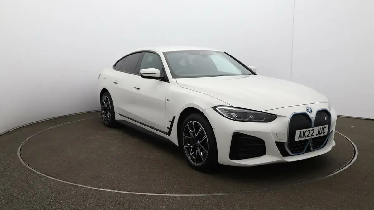 2022-bmw-i4-e-edrive40-m-sport-big-37