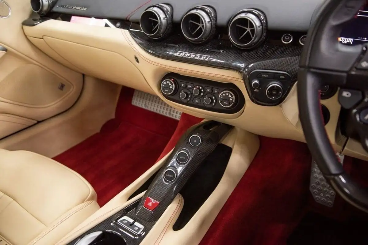2016-ferrari-f12berlinetta-62-big-51