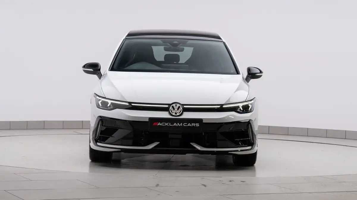 2025-volkswagen-golf-20-tsi-r-black-edition-big-6