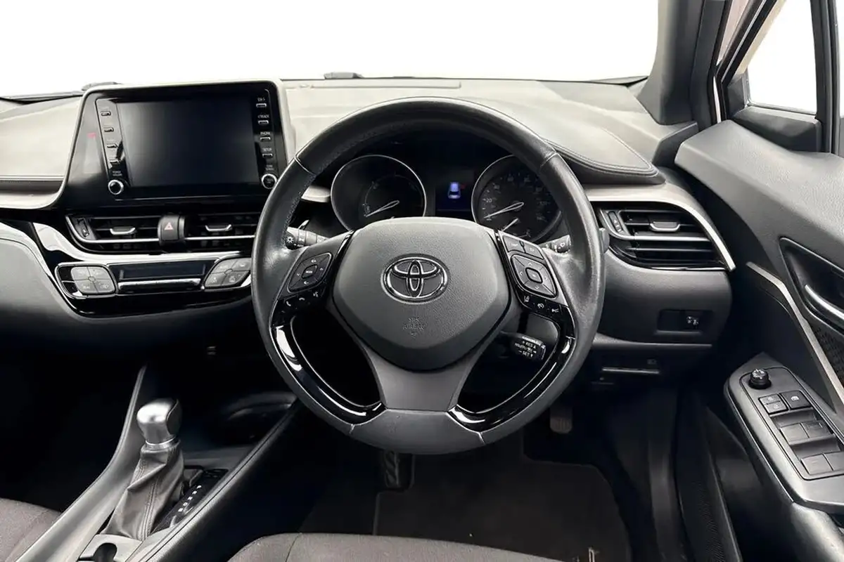 2021-toyota-c-hr-18-vvt-i-icon-big-17