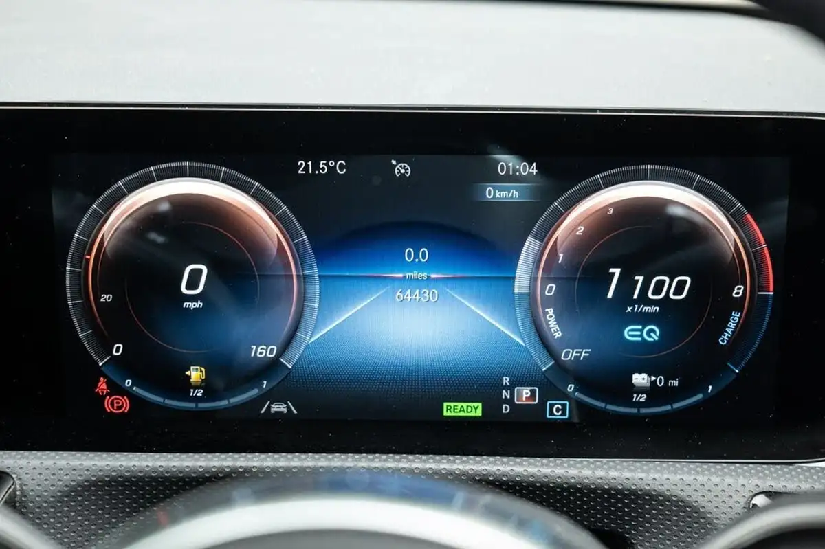 2022-mercedes-benz-cla-big-13