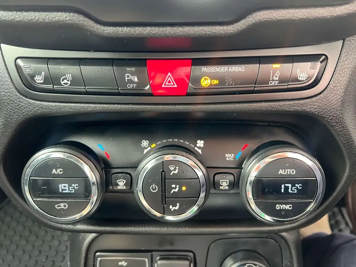 2016-jeep-renegade-20multijet-ii-limited-auto-low-auto-big-23