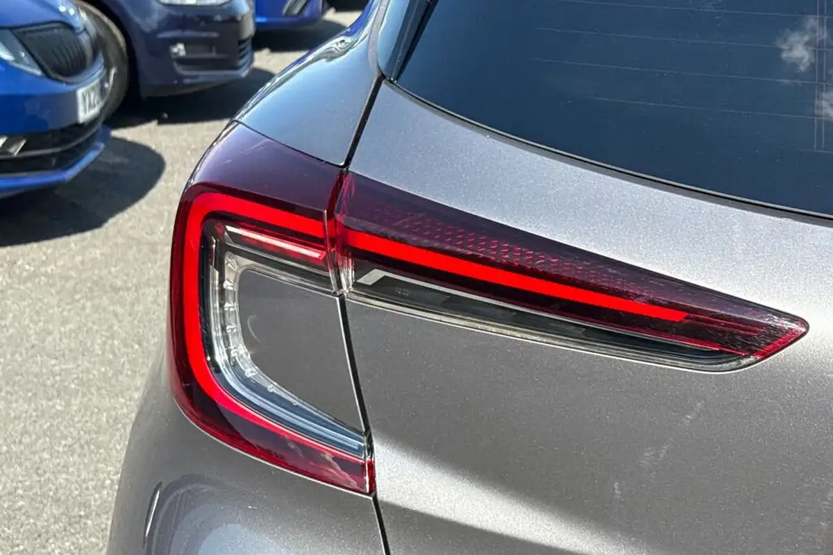 2023-renault-captur-16-e-tech-engineered-145ps-full-big-32