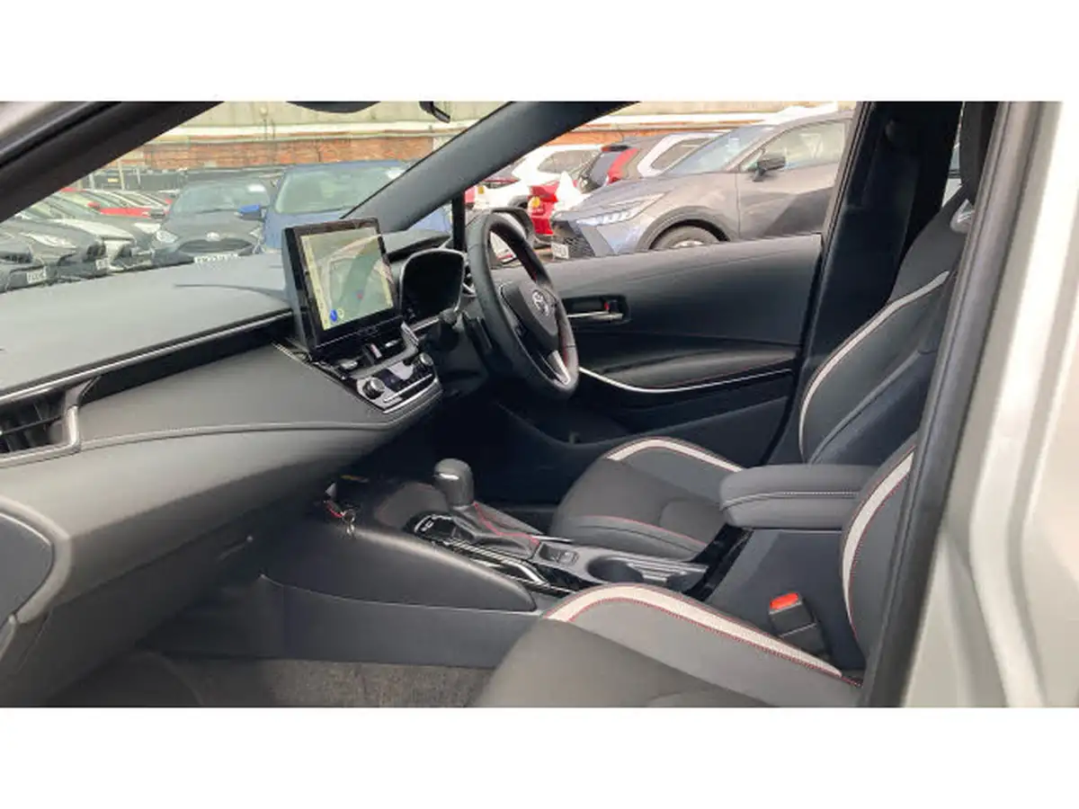 2024-toyota-corolla-20-vvt-i-gr-sport-hatchback-big-9