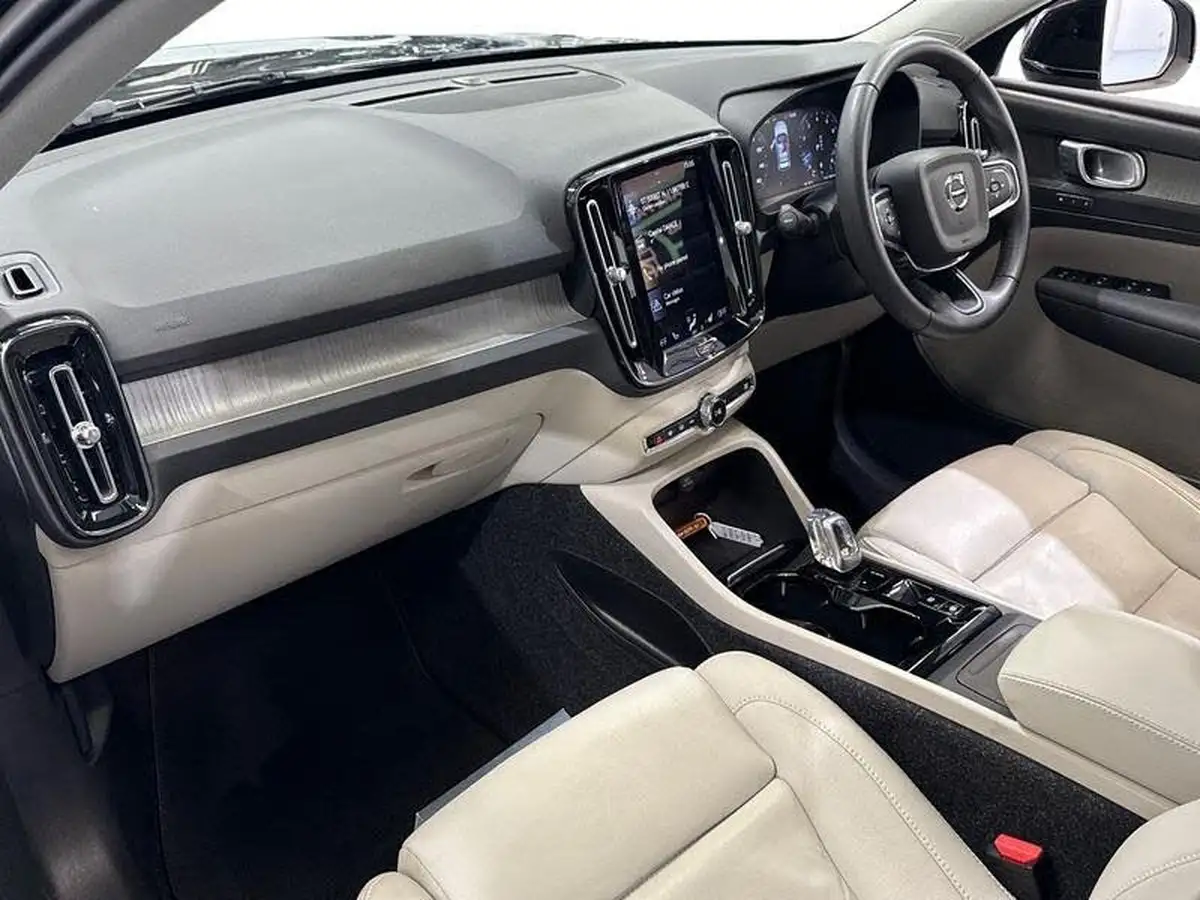 2021-volvo-xc40-20-b4-inscription-pro-194bhp-auto-big-10