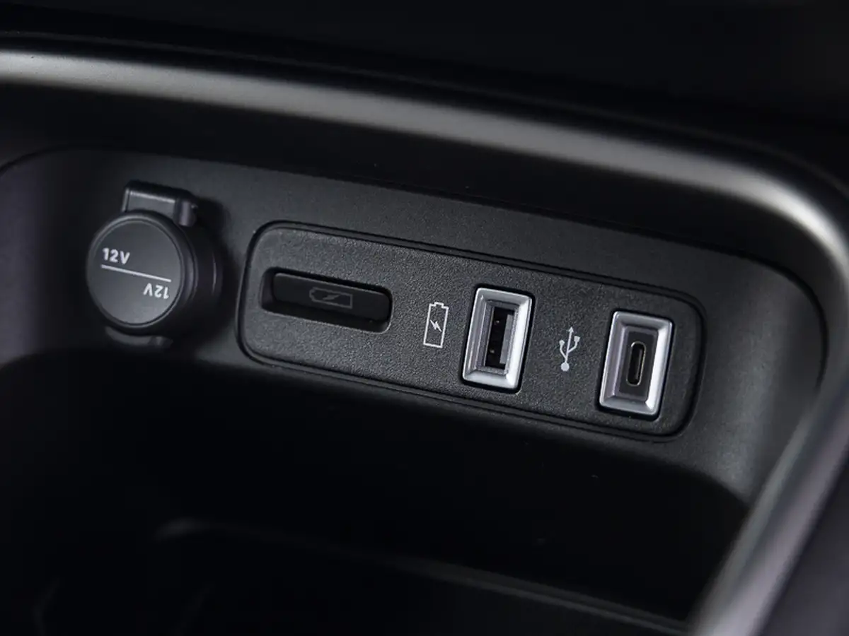 2025-jeep-avenger-12-gse-summit-big-17