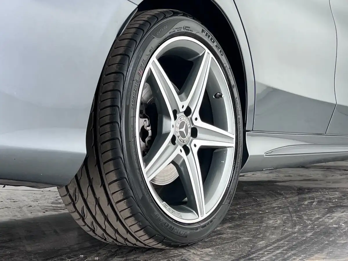 2017-mercedes-benz-c-class-21d-c300h-amg-line-premium-saloon-4d-7g-tronic-big-10