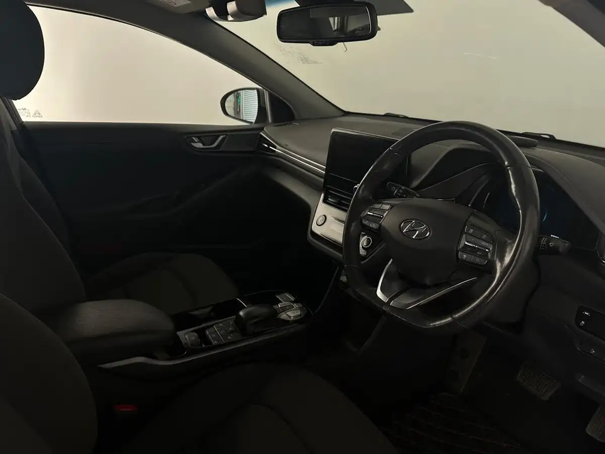 2022-hyundai-ioniq-e-premium-electric-big-11