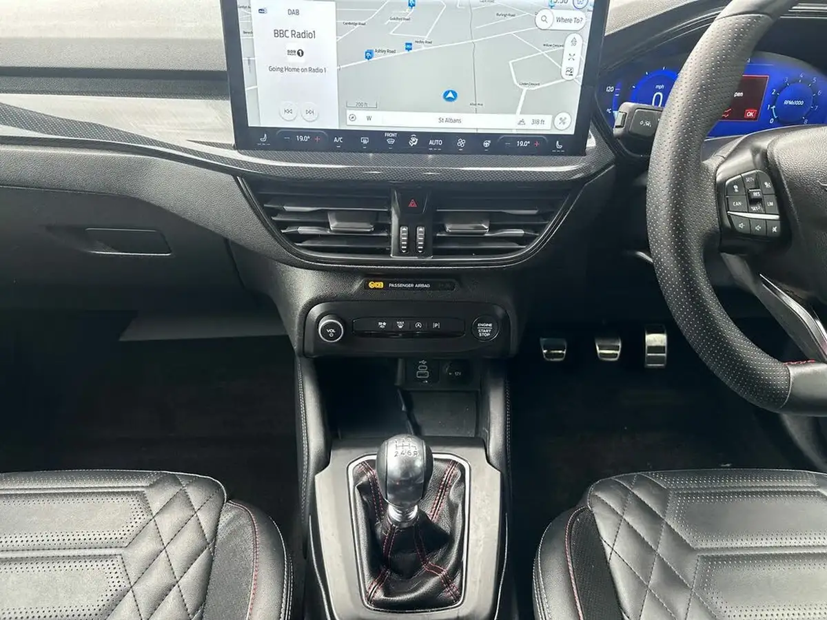 2022-ford-focus-10t-st-line-vignale-155ps-hybrid-mhev-hatchback-big-21
