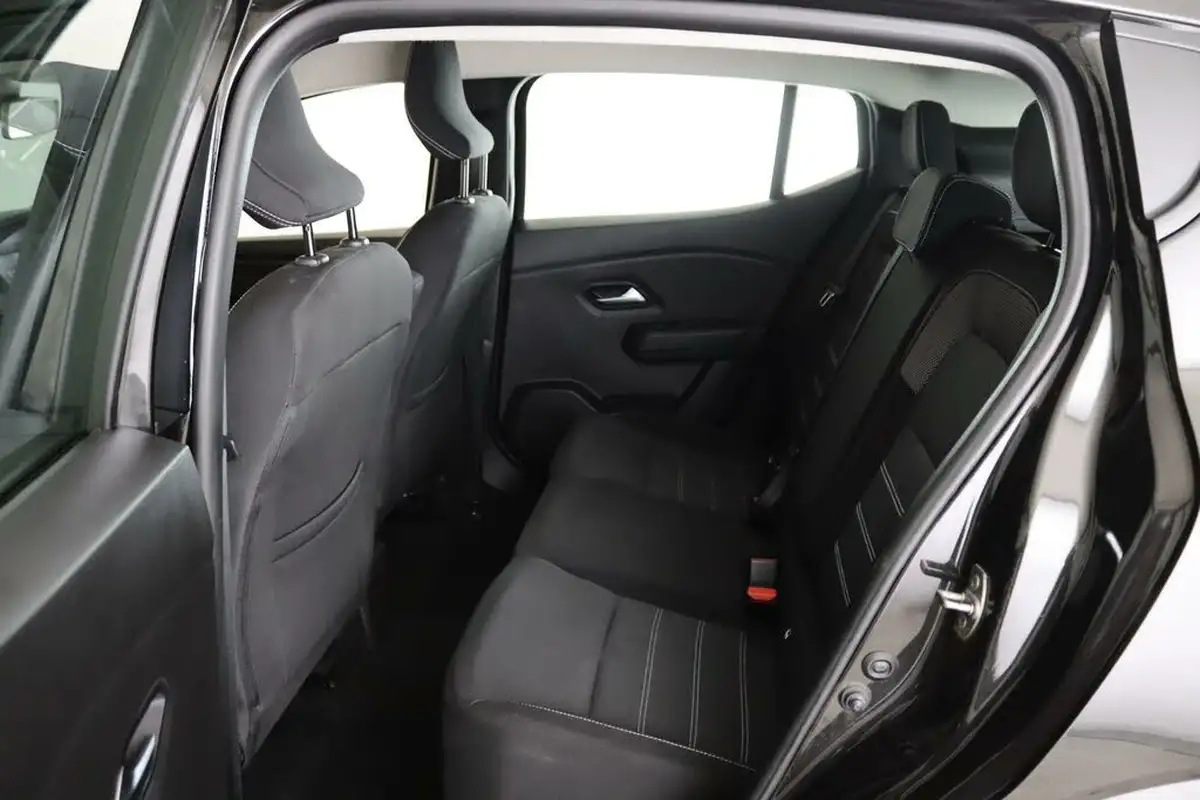 2022-dacia-sandero-10-tce-comfort-90bhp-big-10