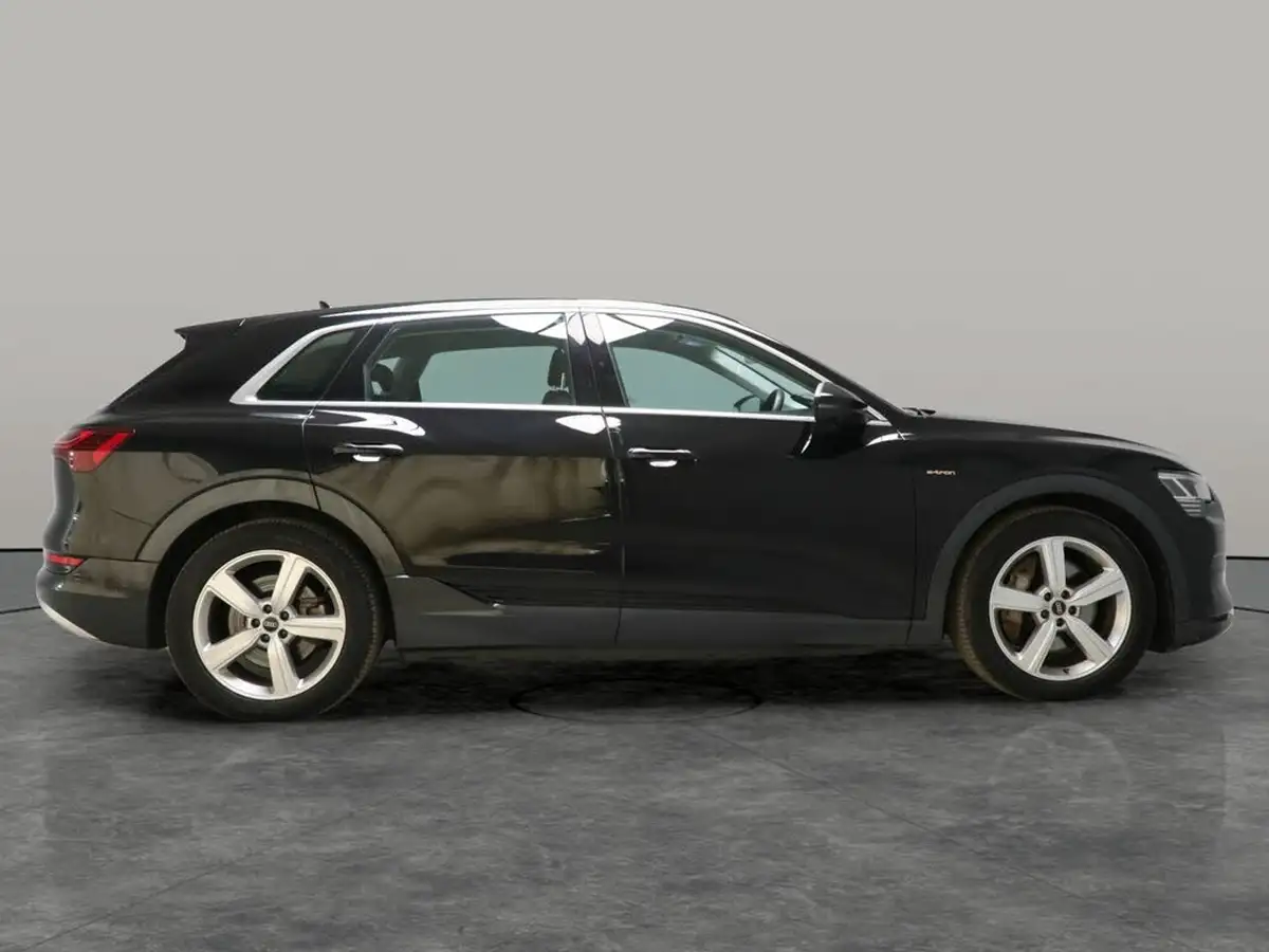 2021-audi-e-tron-50e-technik-station-wagon-big-10