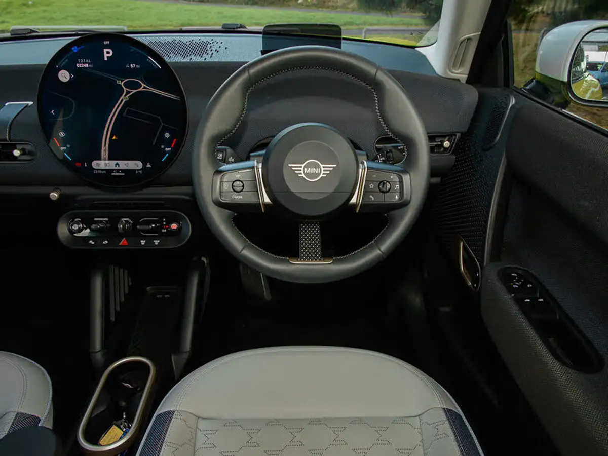 2024-mini-cooper-e-cooper-e-classic-big-4