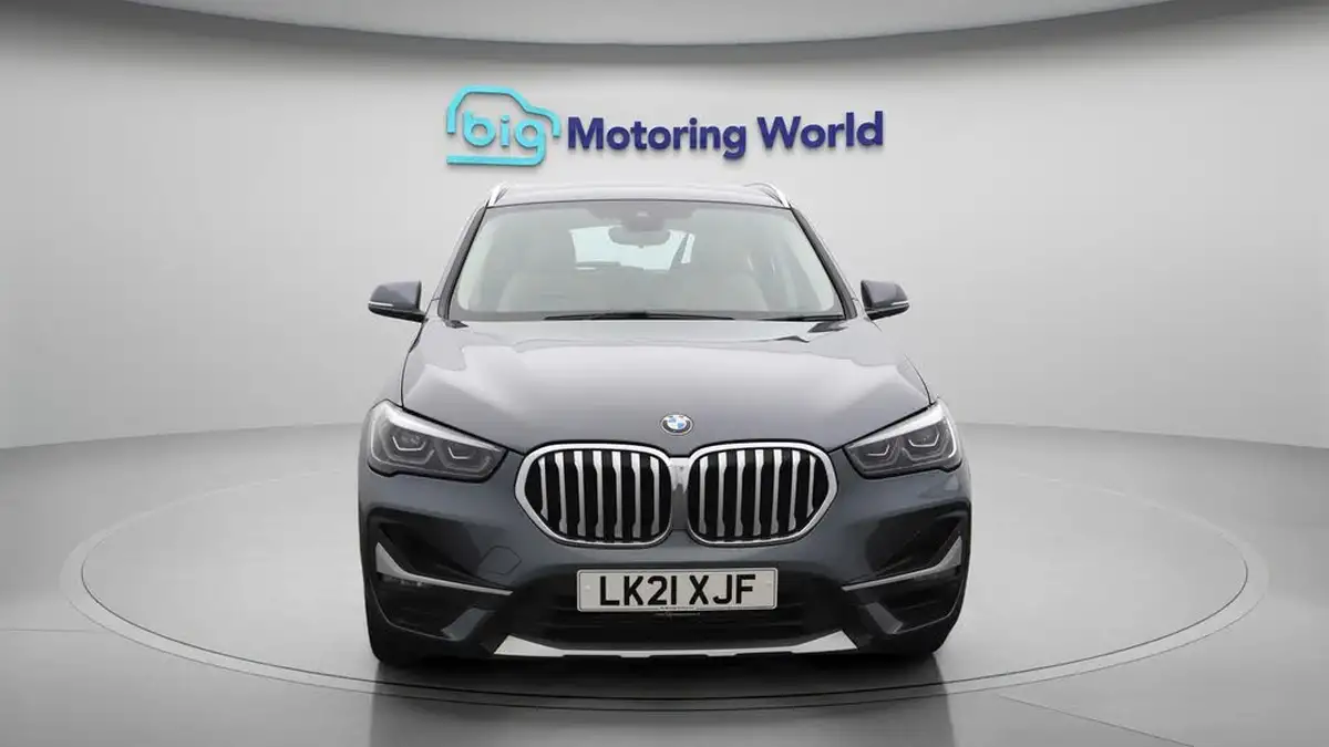 2020-bmw-x1-20-sdrive-20i-xline-big-2