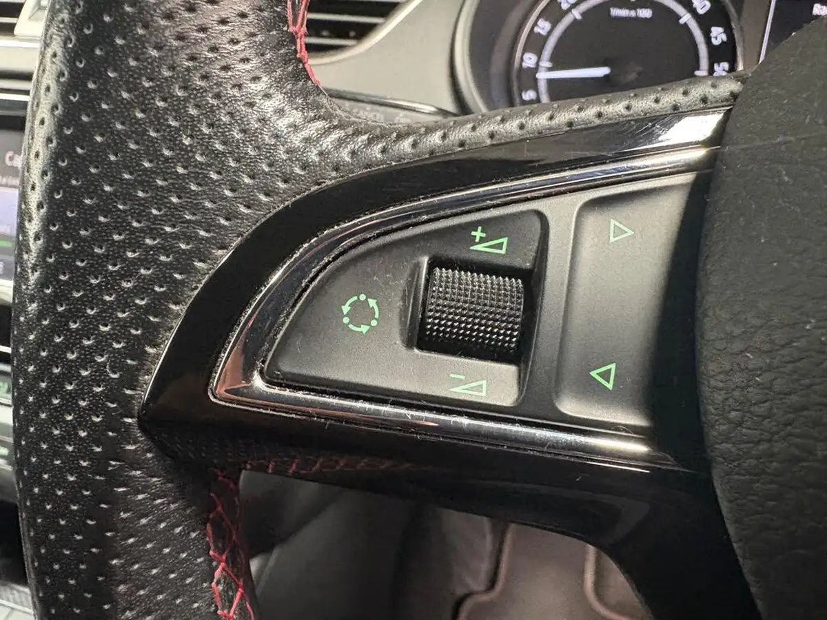 2013-skoda-octavia-20tdi-vrs-184ps-estate-big-49