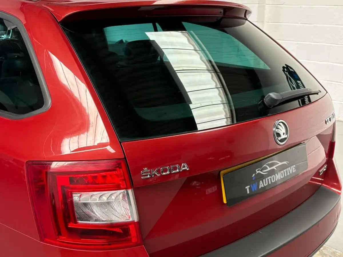 2013-skoda-octavia-20tdi-vrs-184ps-estate-big-25