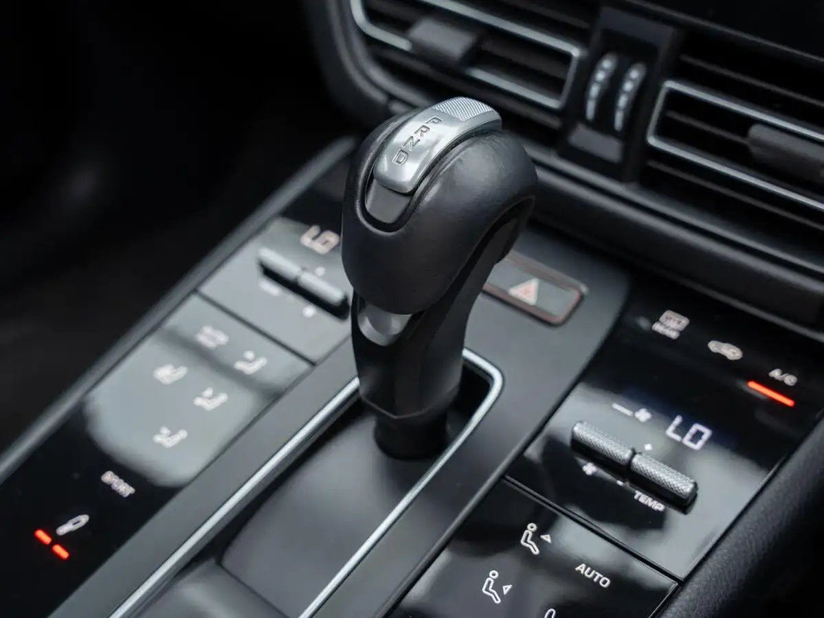 2022-porsche-macan-29-v6-s-big-17