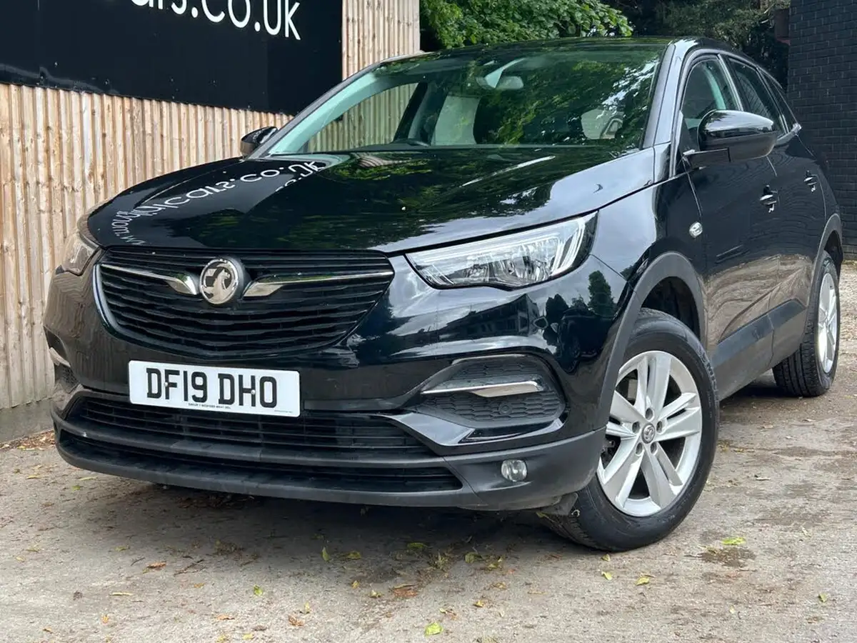 2019-vauxhall-grandland-x-12-se-ss-big-0