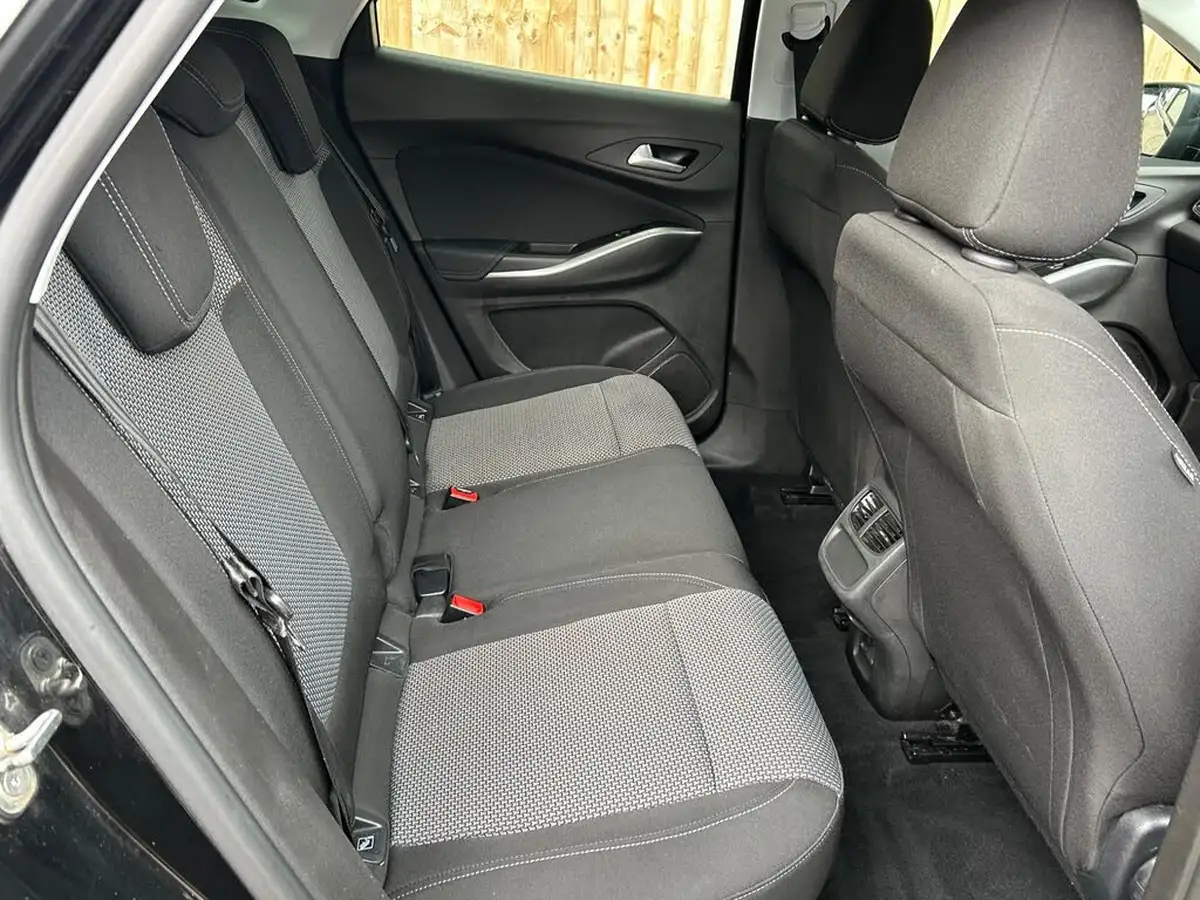 2019-vauxhall-grandland-x-12-se-ss-big-24