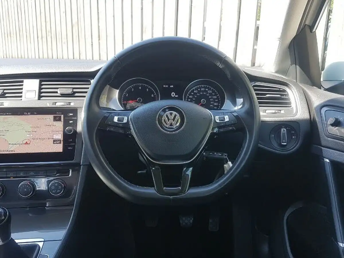 2018-volkswagen-golf-10-tsi-se-nav-115ps-hatchback-5d-big-6